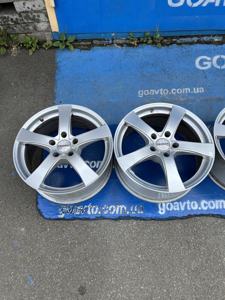 Goauto комплект дисків Dezent на BMW F10 5/120 r18 et30 8j dia72.6 в г