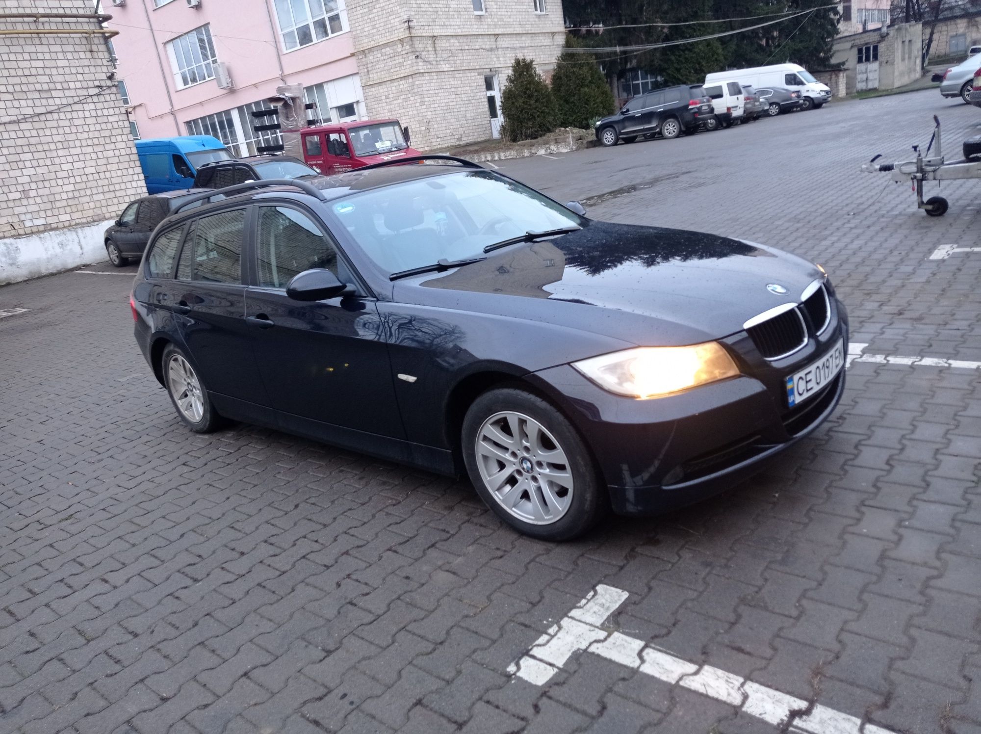 Продам BMW 320i 2005