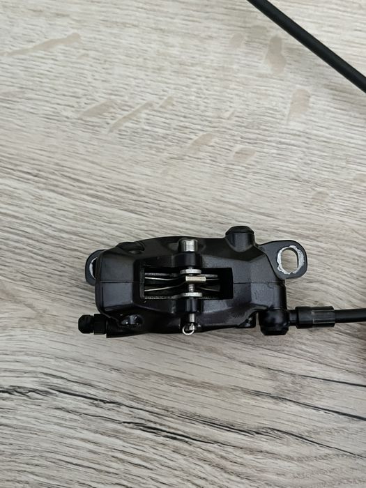 Freio traseiro hidráulico Shimano XT M8100