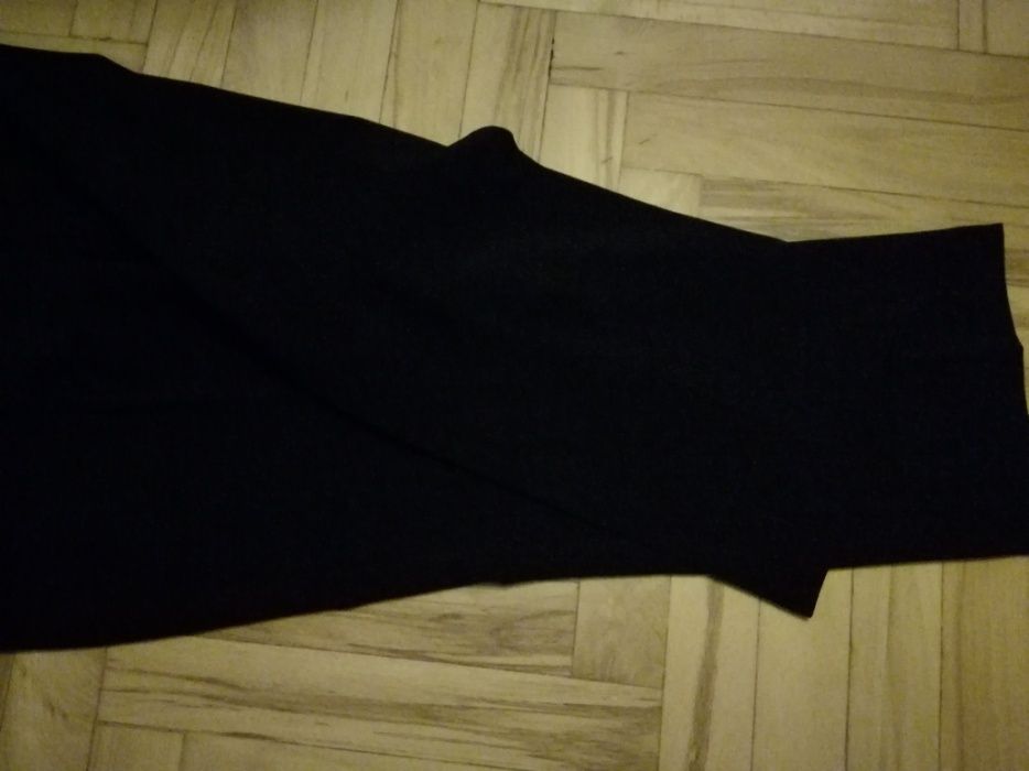 Czarne spodnie w kant r. 44
