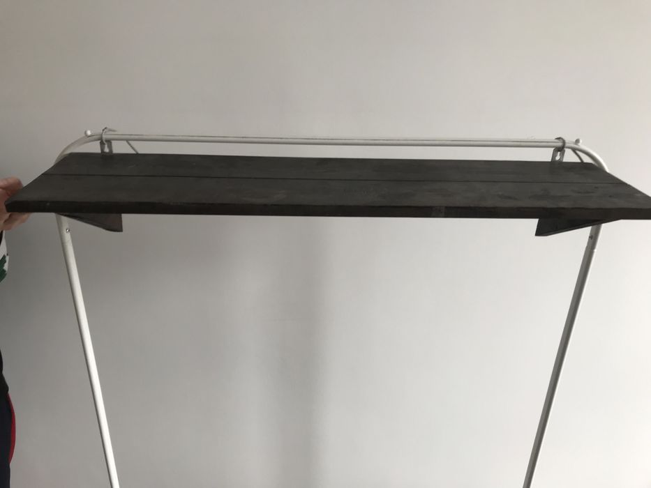 Drewniana półka rustykalna szczotkowana