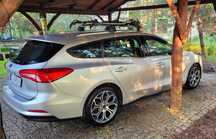 Belki dachowe Ford Focus mk4 Kombi