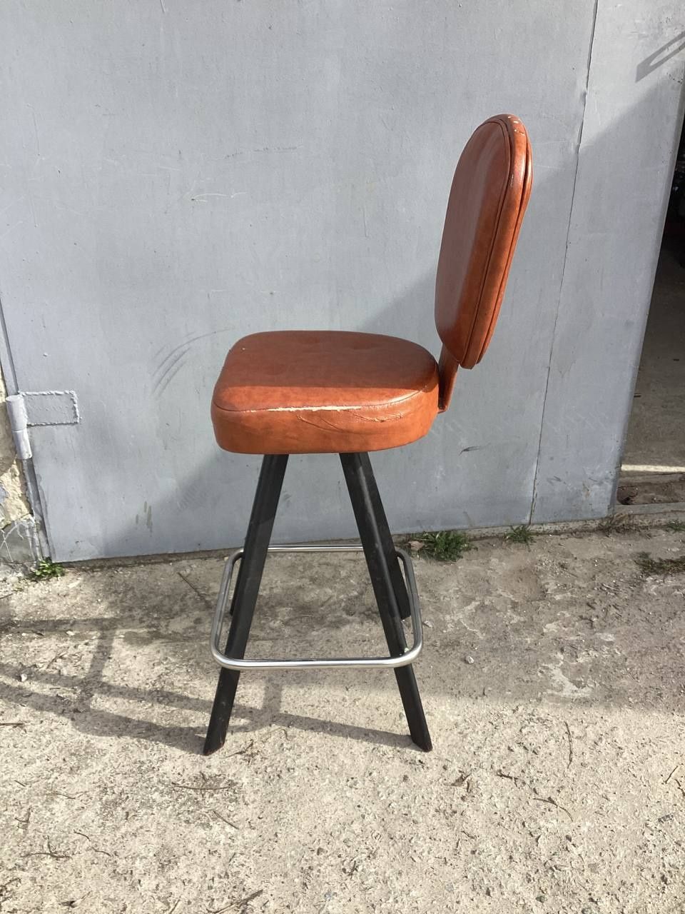 барный стул,почти новый