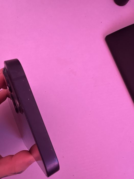 iPhone 13 + etui