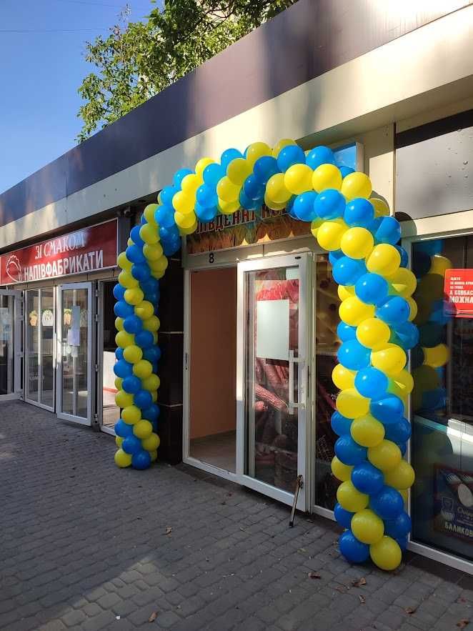 Арка з повітряних куль на відкриття магазину та випускні в Одесі