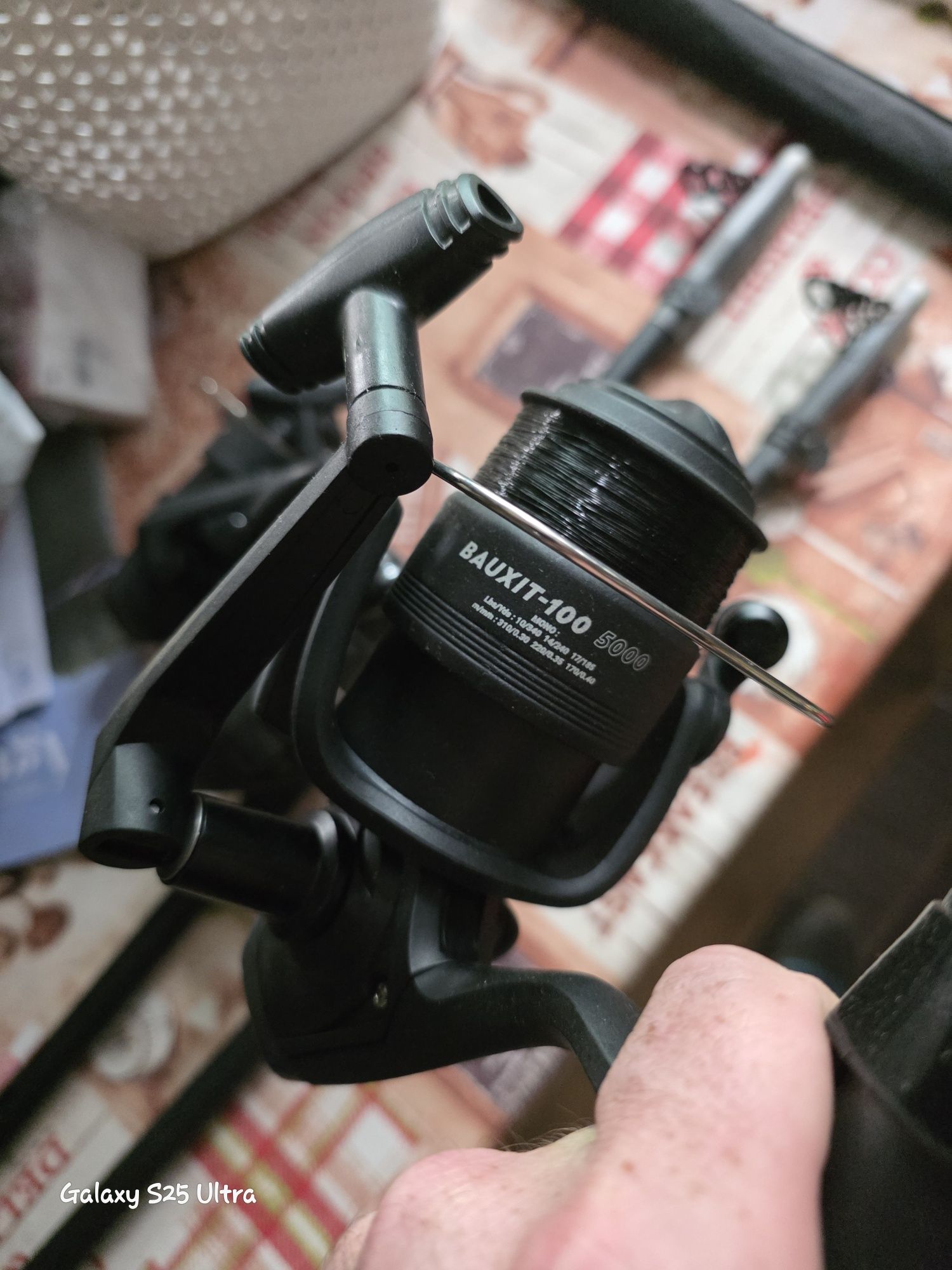 Canas carpfishing com suporte de canas e sensores