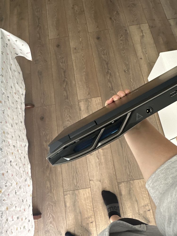 Laptop predator helios 300