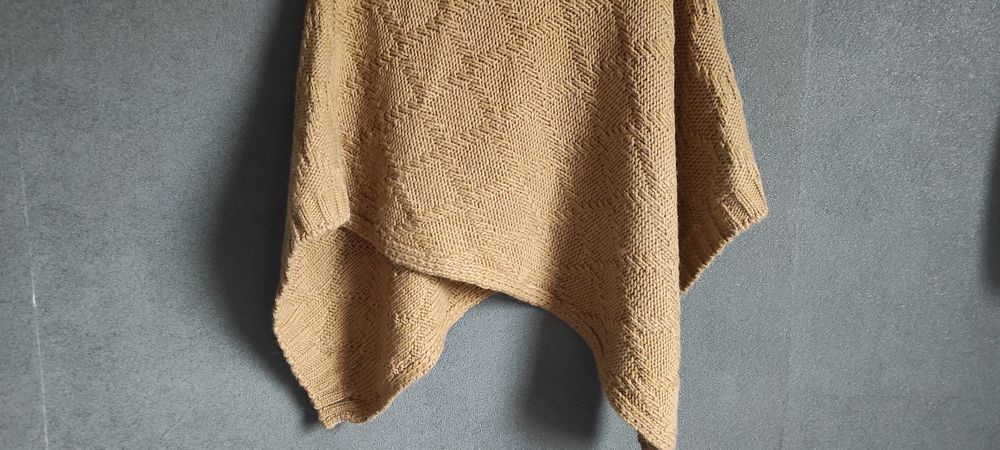 Ponczo narzutka szal kolor na metce