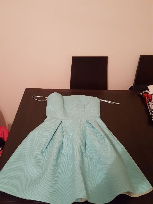 Sukienka mini w kolorze miętowym idealna na wesele, studniówkę itp.