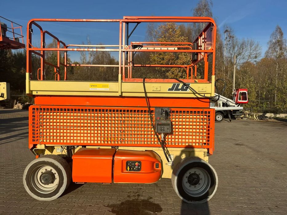 JLG 4069 LE  Podest nożycowy elektryczny JLG 4069 LE - wysokość robocza 14m
