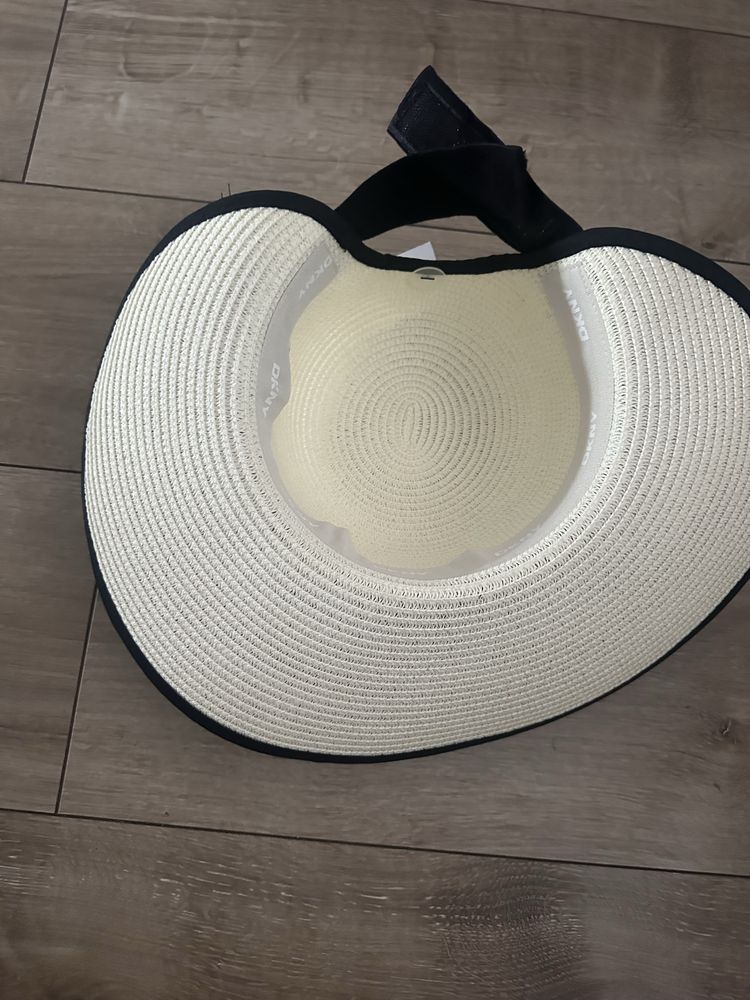 Шляпа брендова DKNY