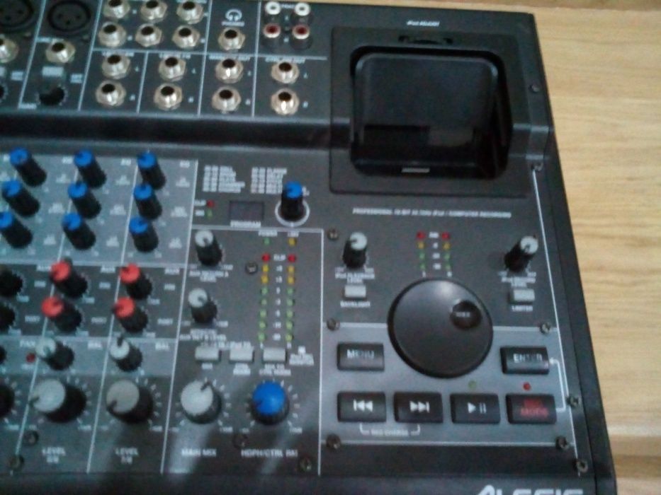 ALESIS iMultiMix 8 USB Mikser analogowy z nagrywaniem na iPod