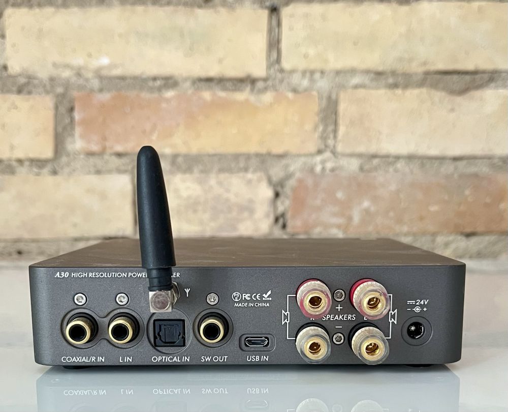 Loxjie A30 wzmacniacz audio z pilotem