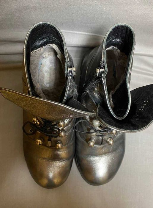 Женские кожаные ботинки ботильоны серебристые 36 р