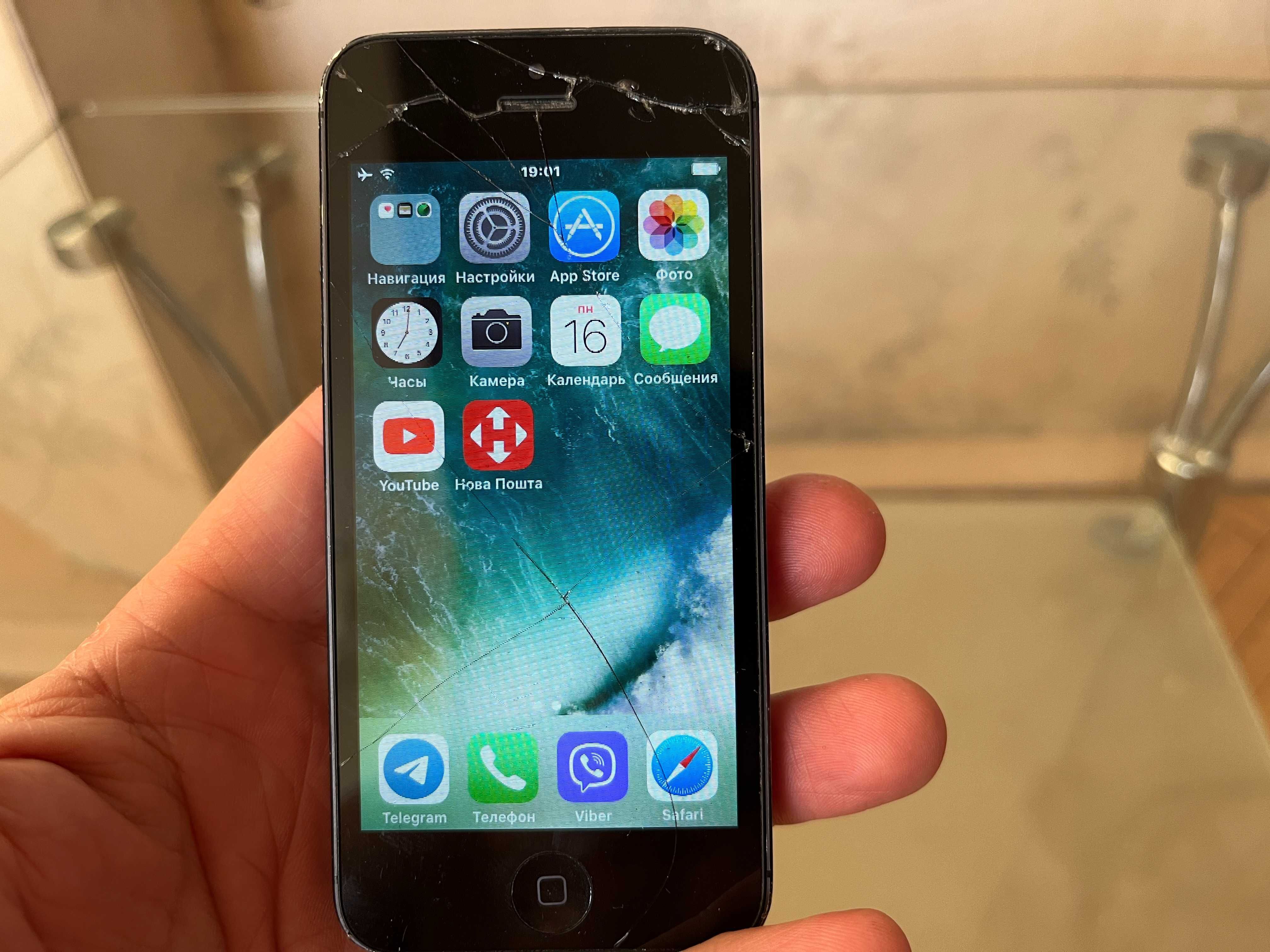 Apple iPhone A 1429. (16 ГБ). рабочий.