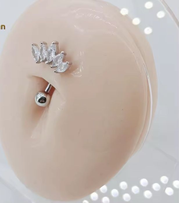 Пирсинг в пупок веточка