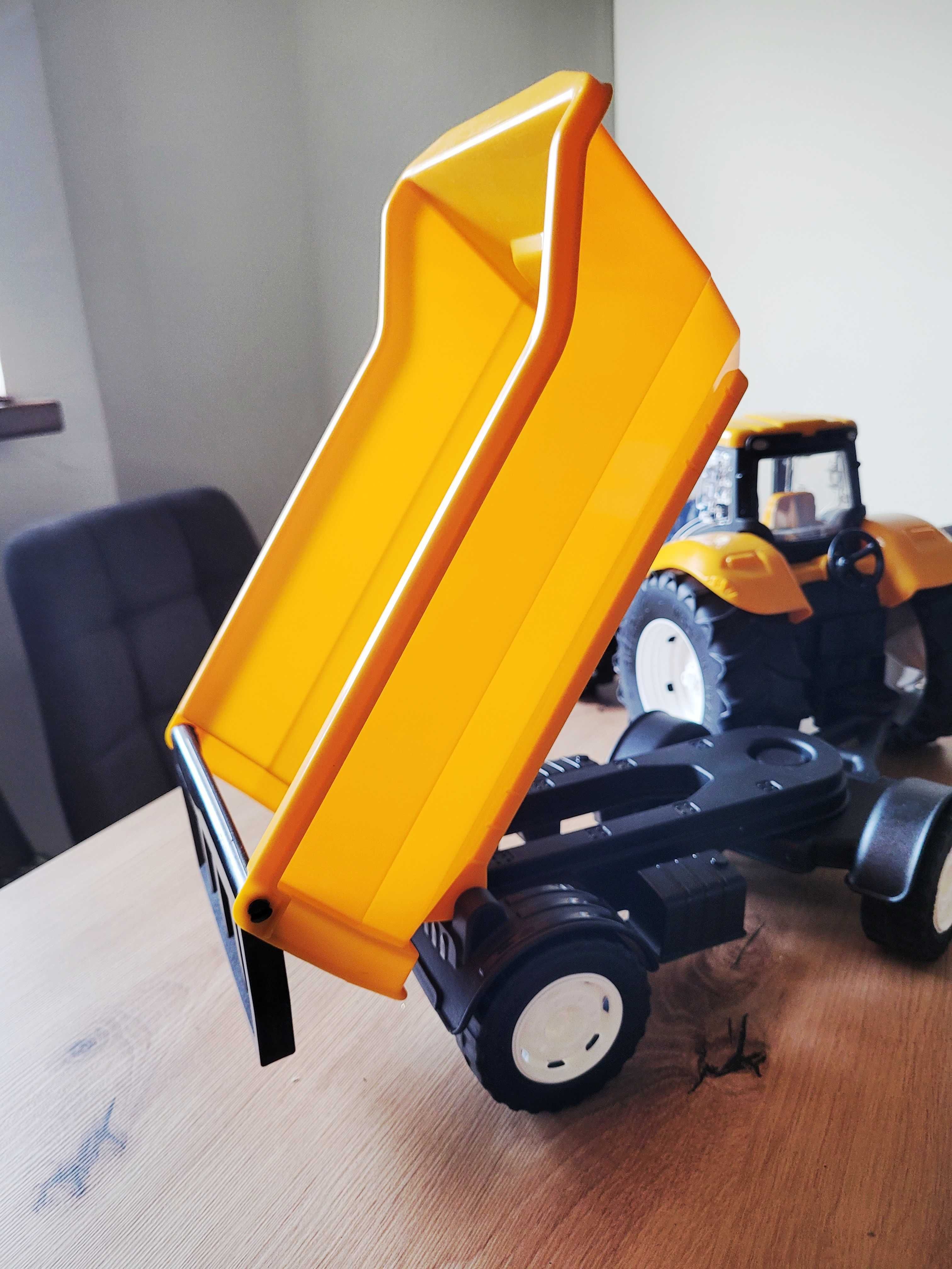 Traktor dla dzieci z przyczepką