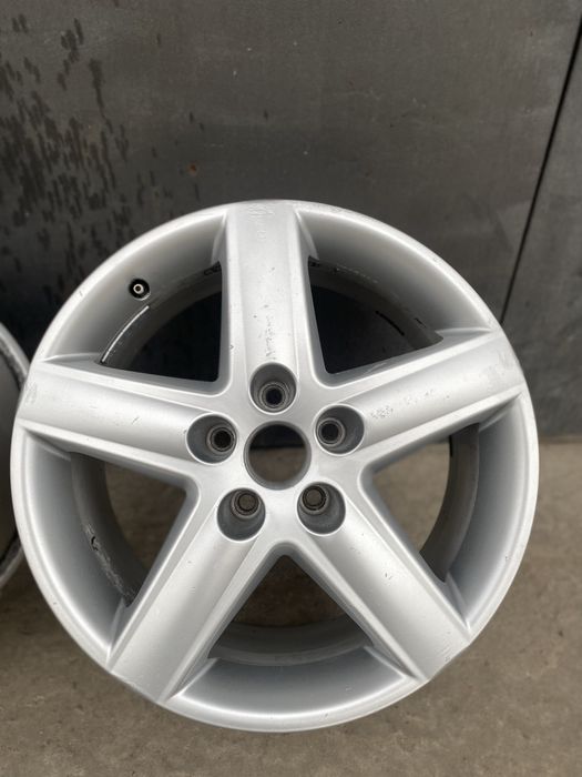 Продам комплект оригінальних дисків 5 112 17 R17
