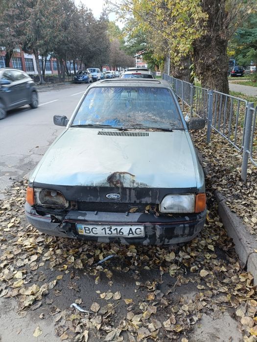 Продам форд ескорт 1.4 газ бензин