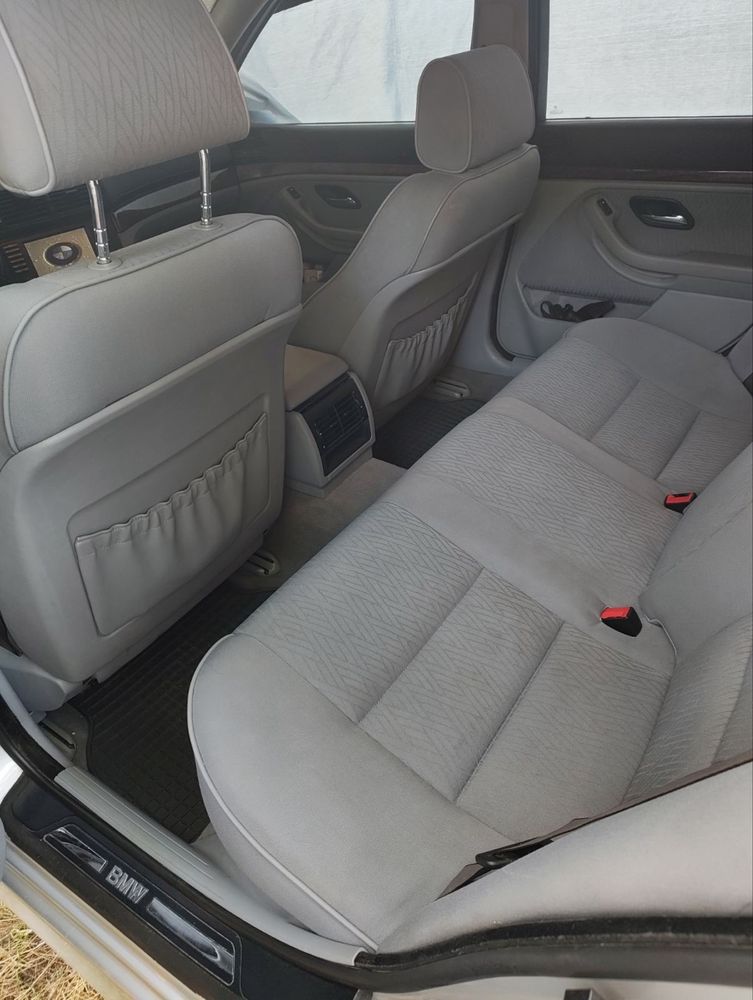 Авто BMW 5 E39 M54