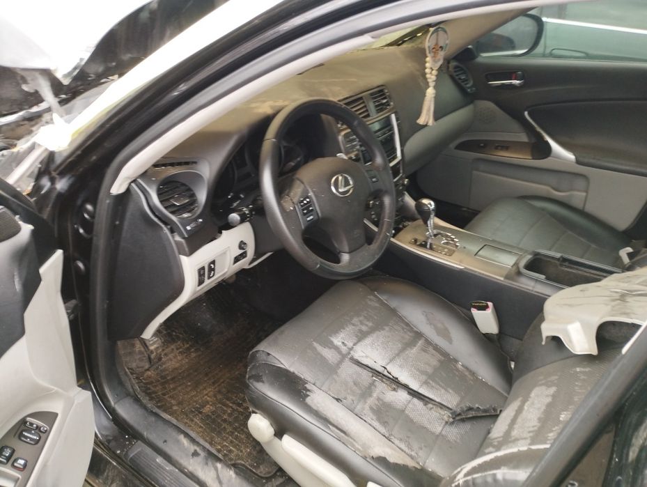 Lexus  is300 після дтп