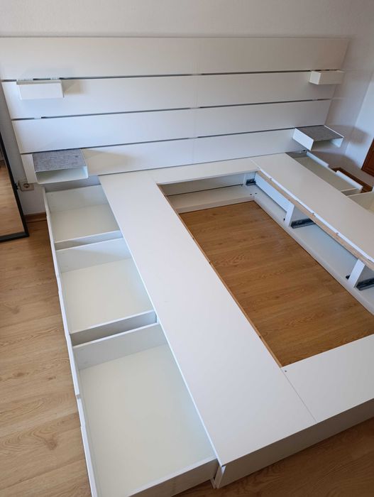 Cama de casal usada como nova, em excelente estado