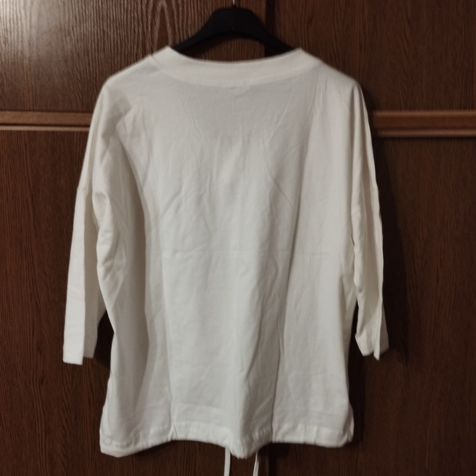 Bluzka biała z aplikacją firmy Megi