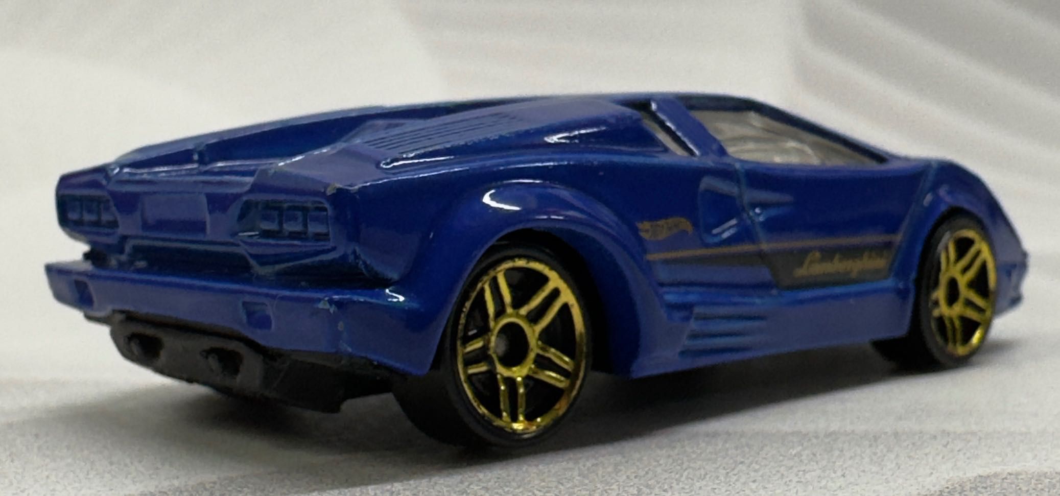 Колекційна машинка Hot Wheels 1997 Lamborghini Countach blue