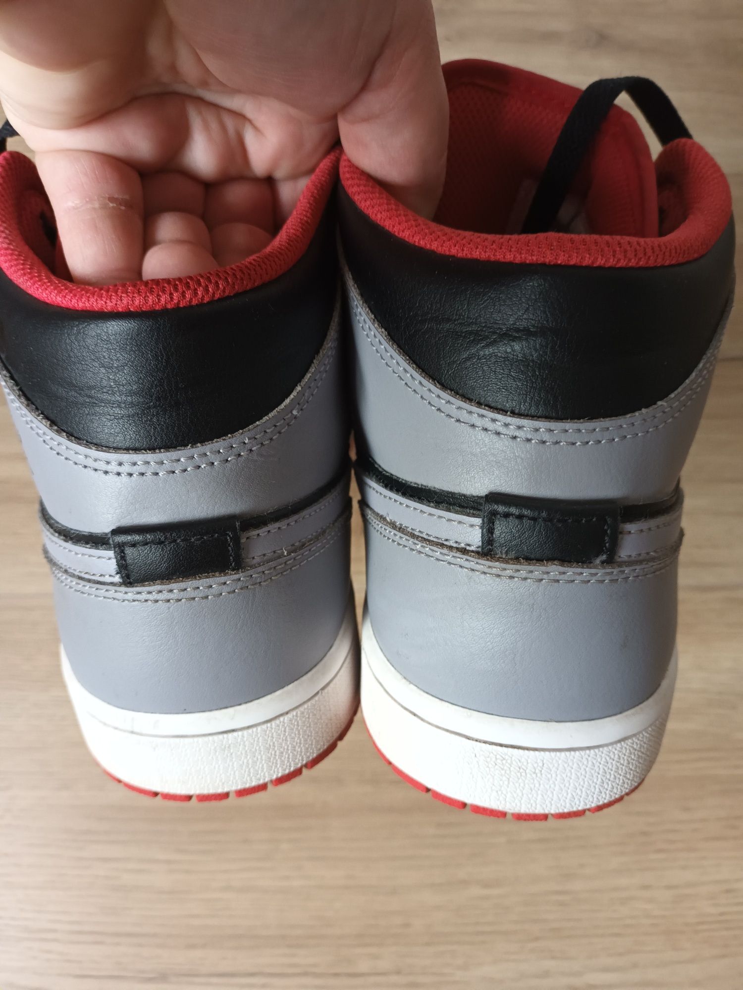 Air jordan mid 1 42.5