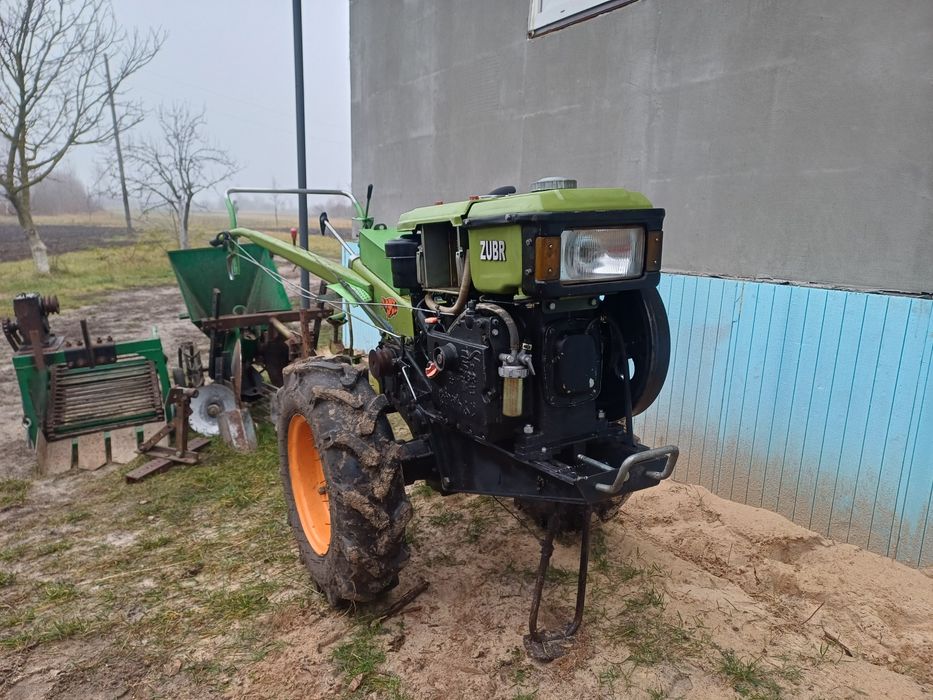 Мотоблок Зубр 10 з навсним в комплекті