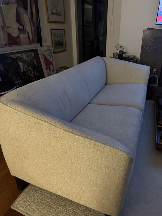 Sofá praticamente novo .Muito confurtavel