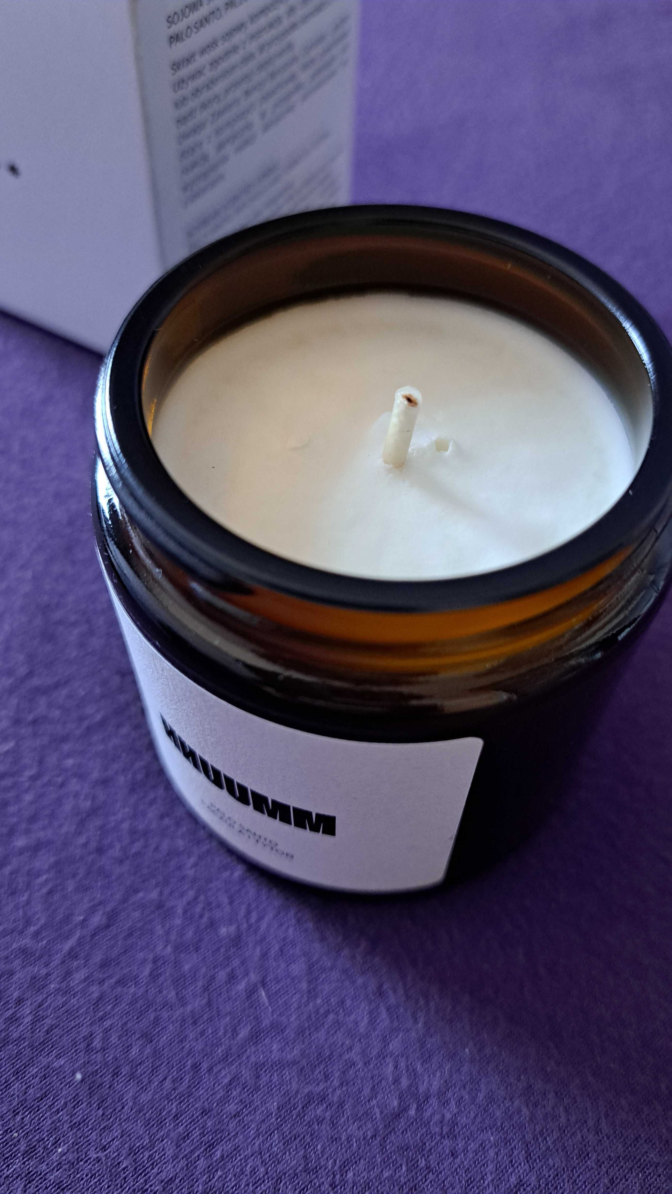 HHUUMM Świeca sojowa – palo santo, paczula i tytoń 120ml
