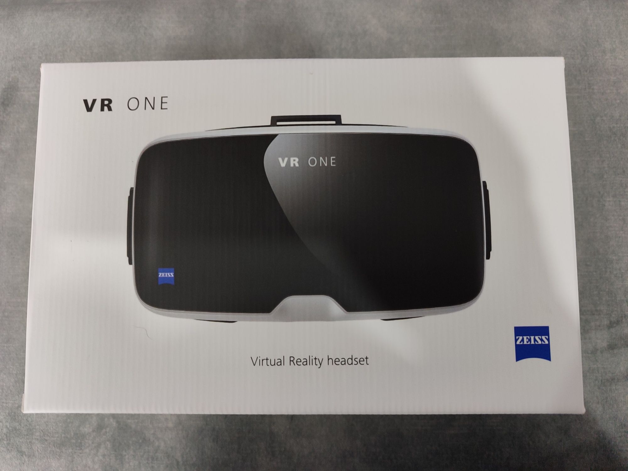 Óculos de realidade virtual Zeiss VR One