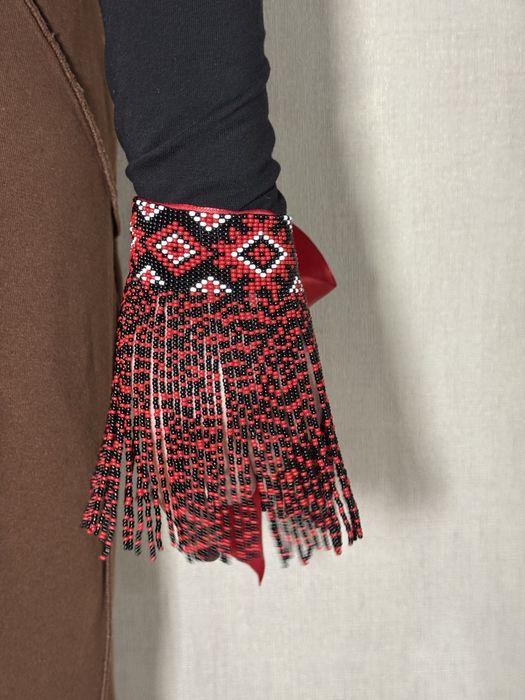 Прекраса з бісеру на руку