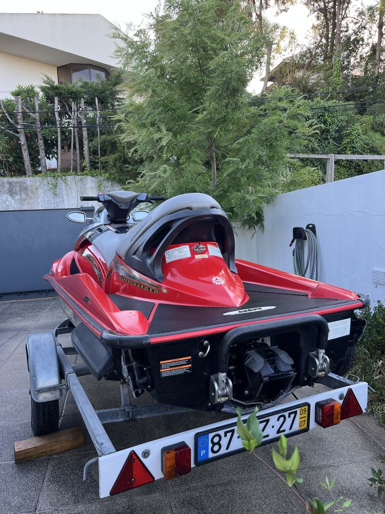 Mota de Água Sea-Doo GTX com atrelado