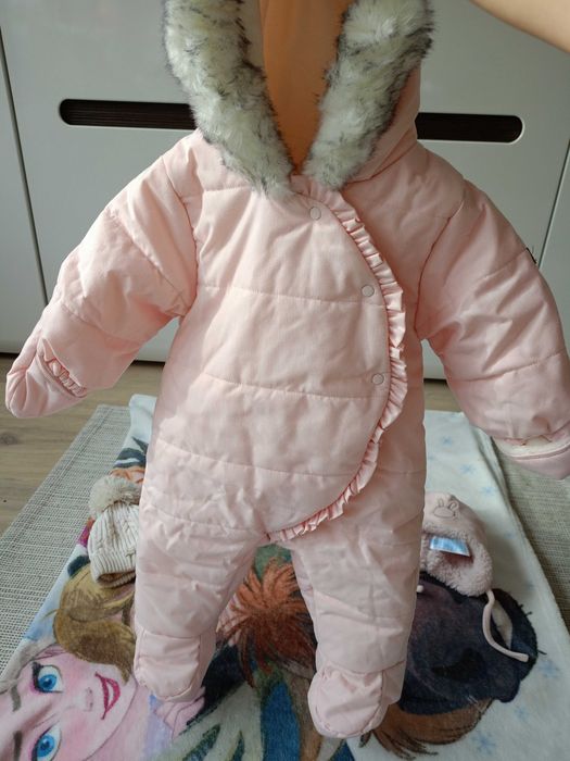Комбінезон зимовий дитячий рожевий 6-12 місяців.