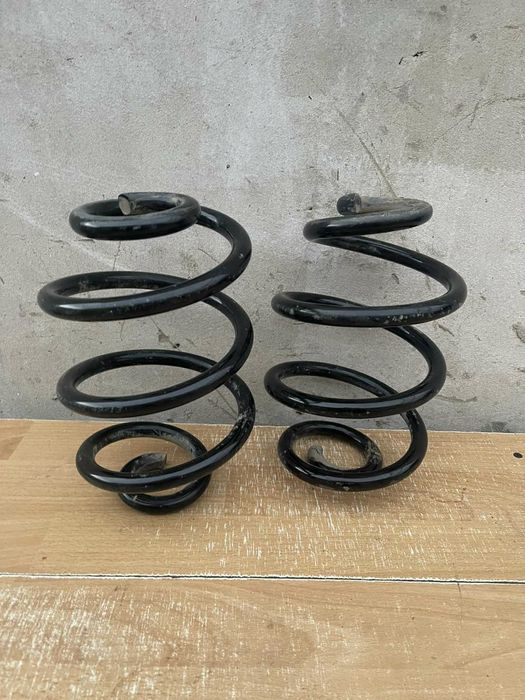 Задні пружини Ауді а6с5 седан