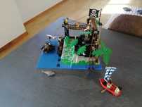 Lego Pirates Rock Island Refuge 6273