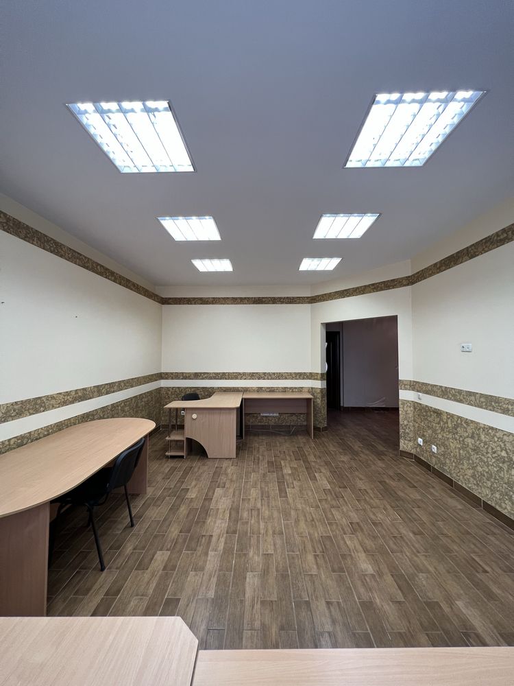 Здам офіс 90 м2, метро Печерська, вул. Коновальця 32-Б, новий будинок