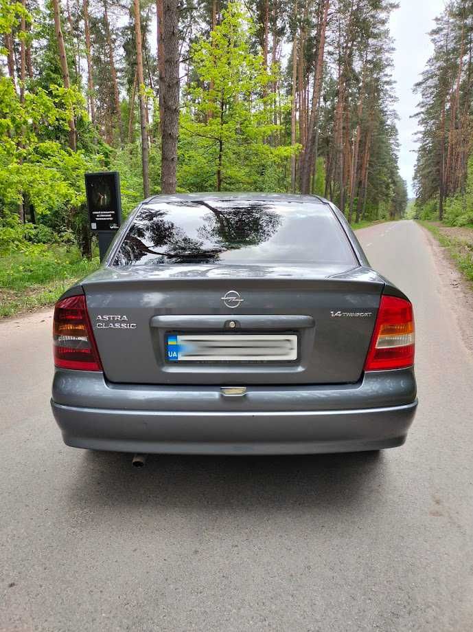 Автомобіль Opel Astra 2006 р, об'єм двигуна 1,4, бензин