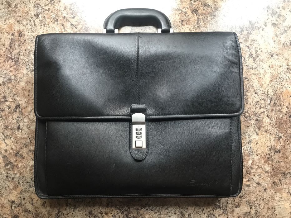 Продам кожаный портфель Sumdex