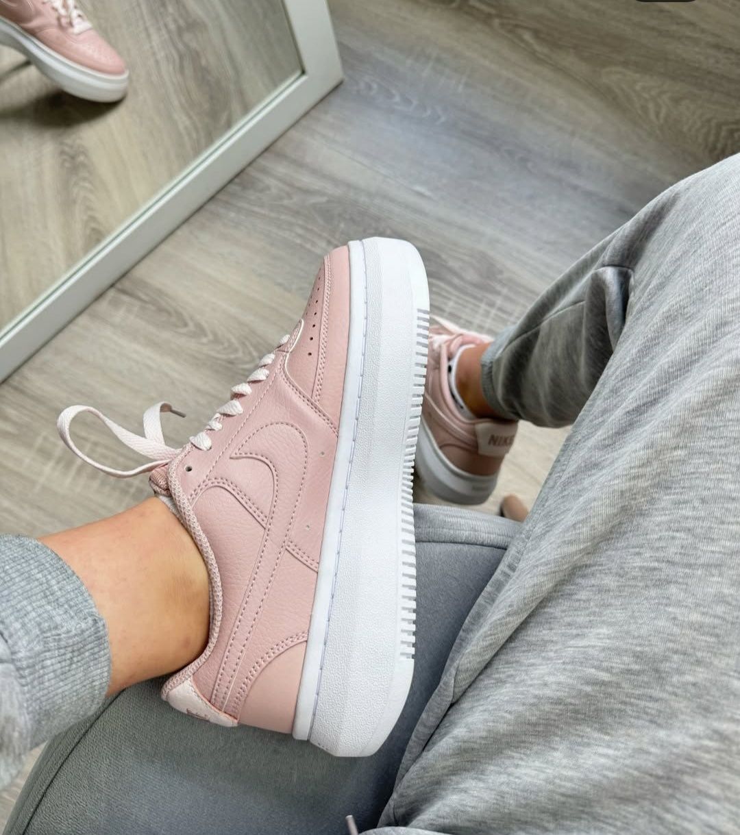 Жіночі кеди Nike