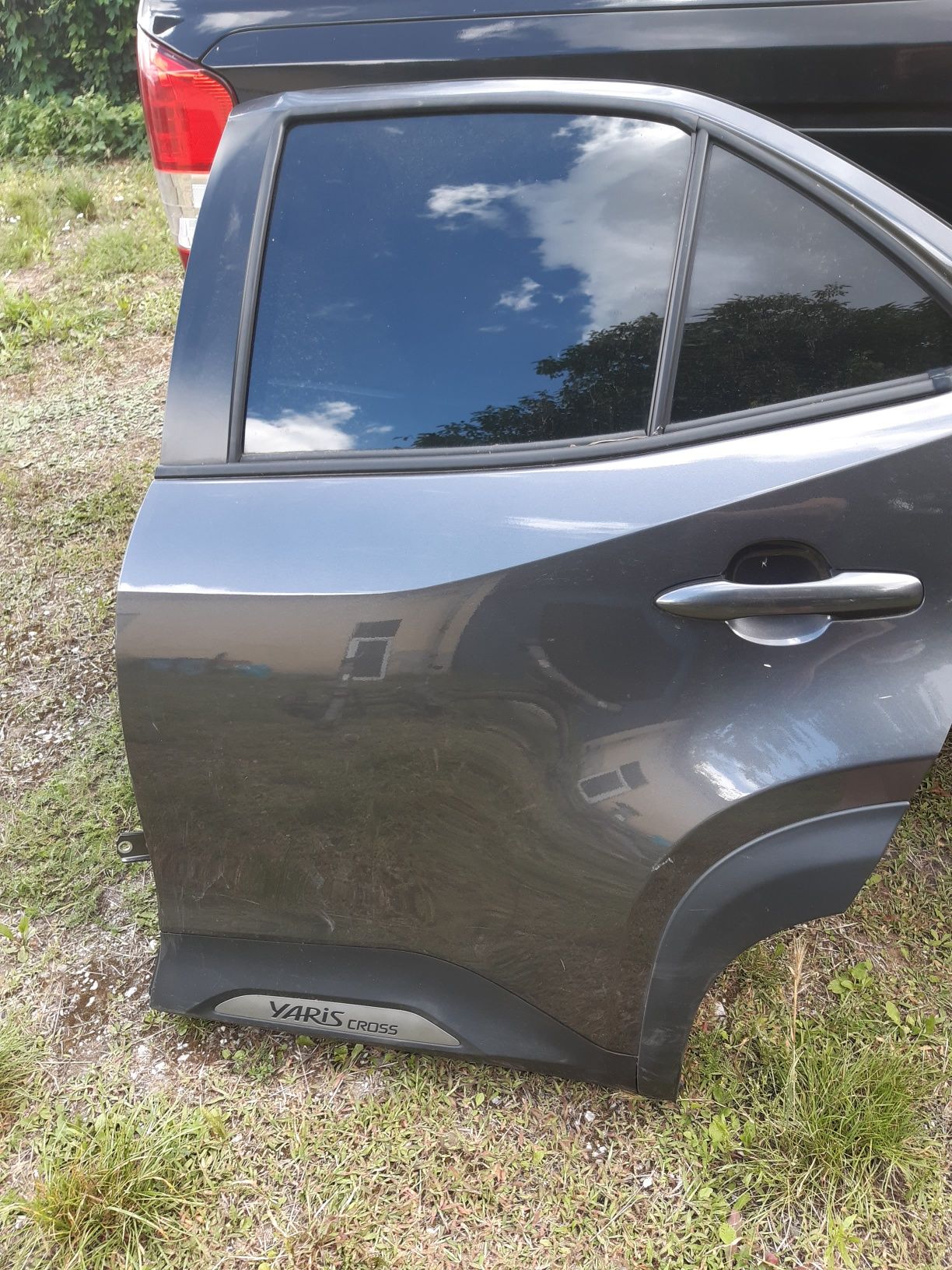 Toyota Yaris cros drzwi tyl