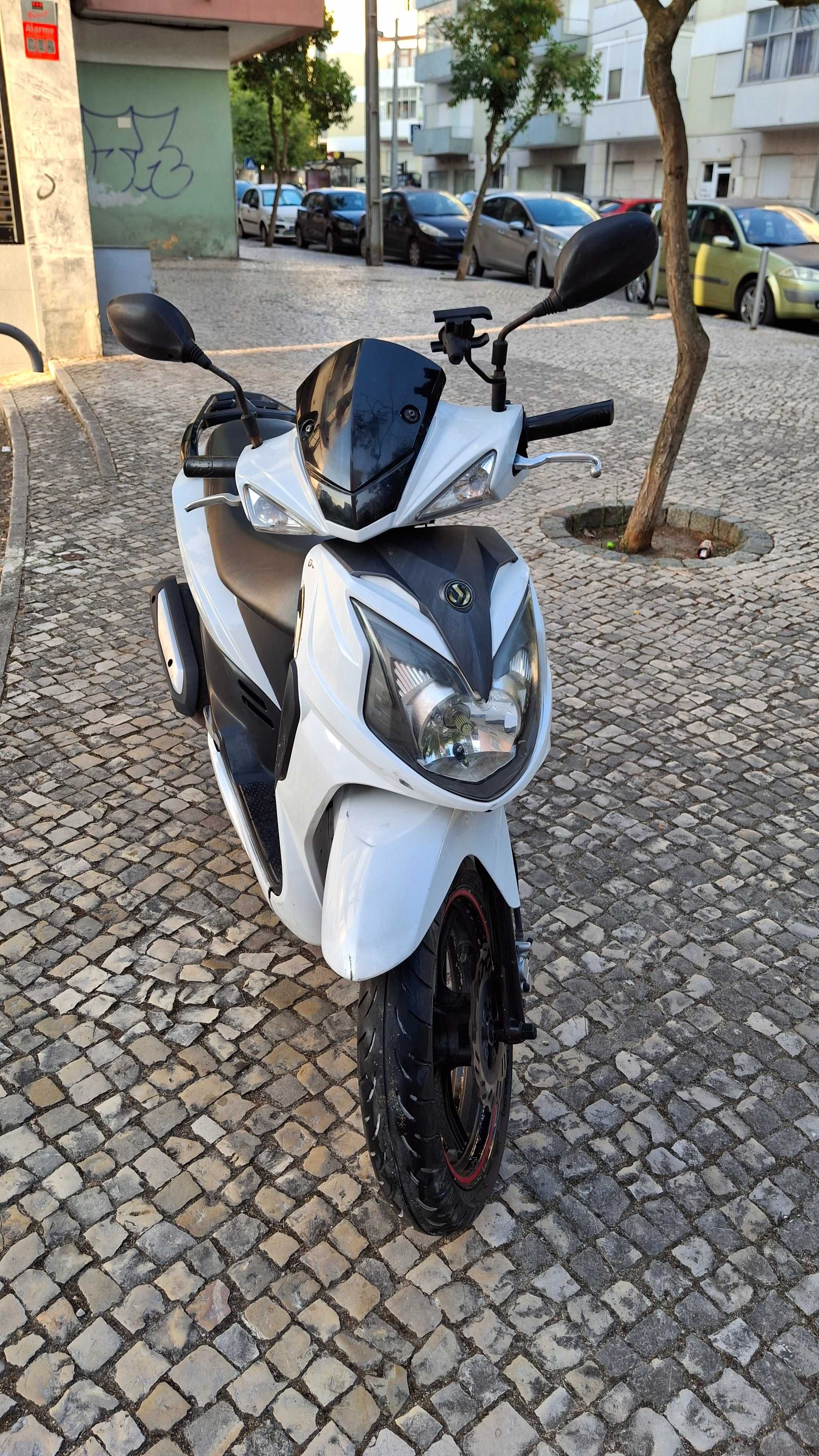 Motociclo Sym Symphony SR 125 CC