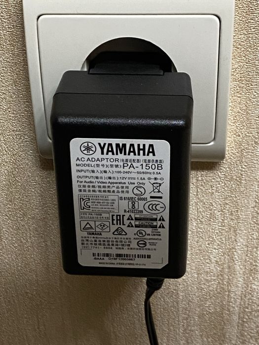 Цифрове піаніно YAMAHA P-45B (блок живлення, педаль, полиця і пюпітр )