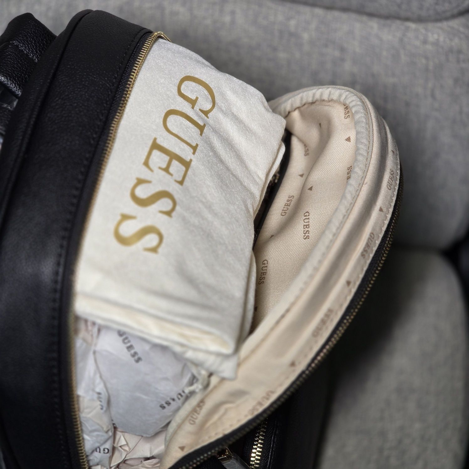 Оригінальний рюкзак жіночий guess