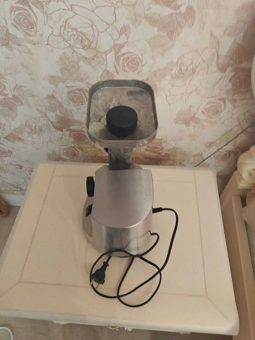 М'ясорубка Kenwood MG 510