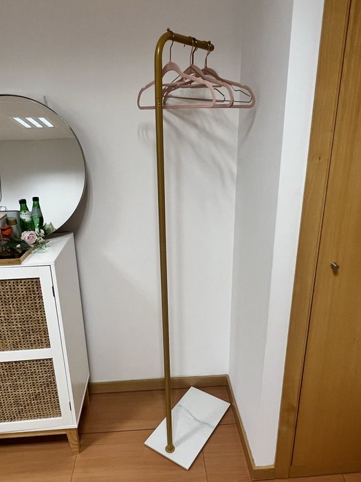 Cabide metal e pedra