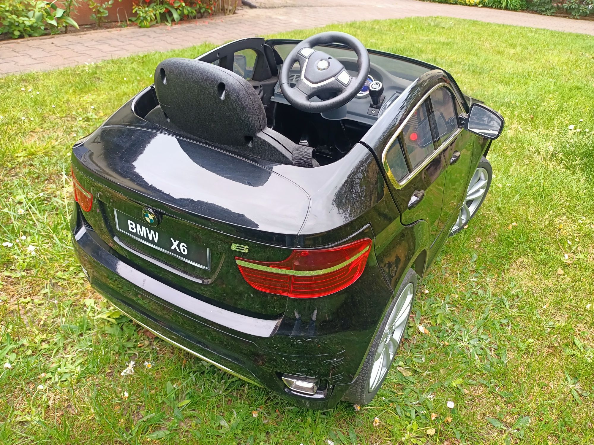 Auto BMW X6 na akumulator dla dziecka