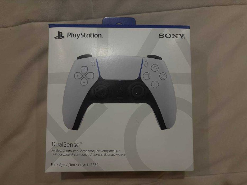 Геймпад Sony DualSense для PlayStation 5 з кабелем.